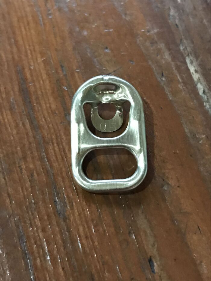 プルタブを準備します。