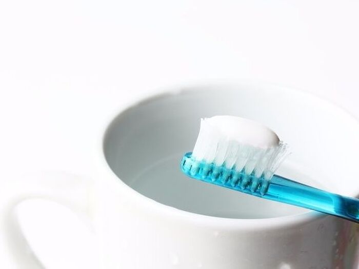 歯磨き粉を使った茶渋の落とし方