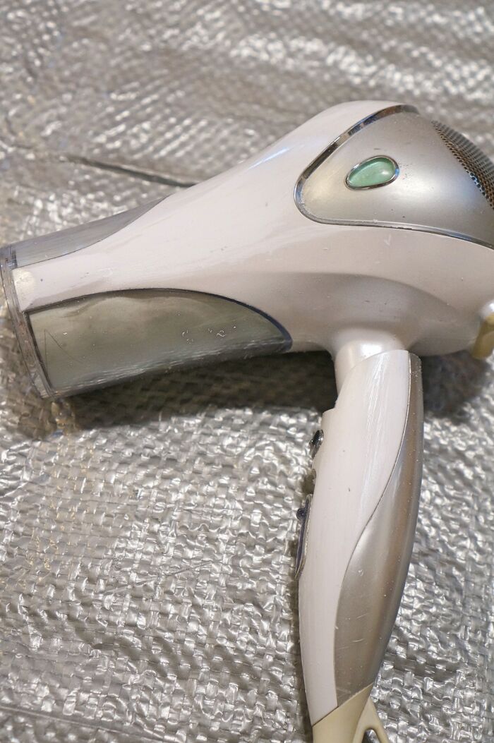 やすりで擦り文字を消しました