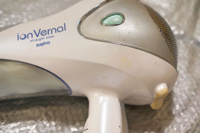 あちこち汚れています