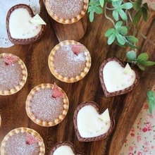 マシュマロで簡単!バレンタインに2種類のミニタルトを。~ミルクチーズタルト&チョコチーズタルト~