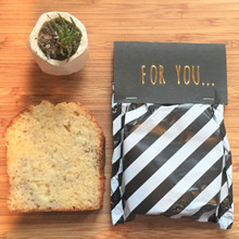 100均アルミホイルと画用紙だけで、プチプラギフトラッピング。