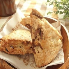 ホットケーキミックスで♪フルグラチョコスコーン