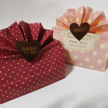 100均の紙袋を折ってとめるだけ!(^^)!簡単お洒落にラッピング♡