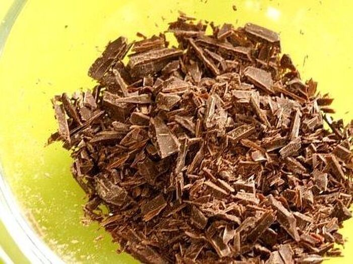 8.チョコを溶かす。