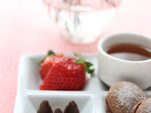 おもてなしにもおススメ!100均の仕切り皿で市販のクッキーを可愛く盛り付け!