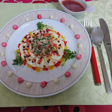 絹豆腐のカルパッチョ、ビーツとオレンジのソース