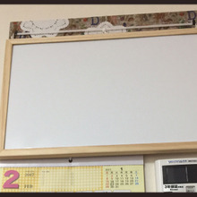 壁が画鋲で穴だらけになる前に!フォトフレームの裏板を使って解決しました!