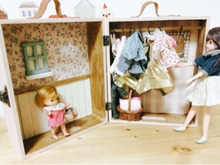 100均DIY!セリア木製収納BOXでお人形のクローゼット