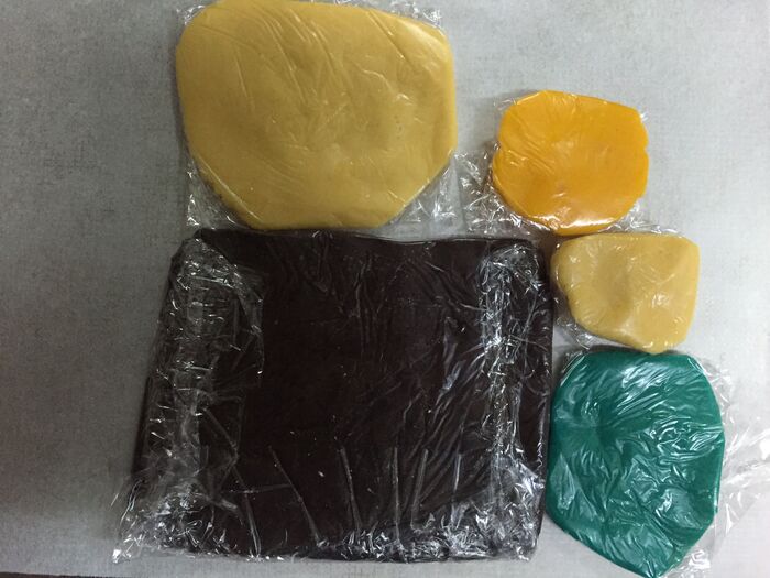 生地を作って着色する