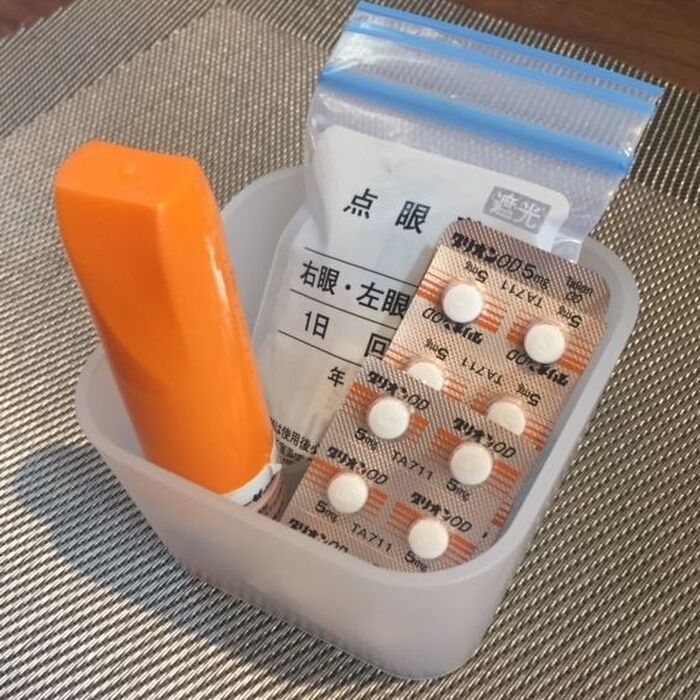 かさばる薬は袋から取り出し分けて収納!