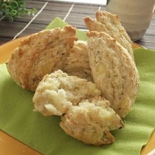 ホットケーキミックスで♪ローズマリーチーズペッパースコーン