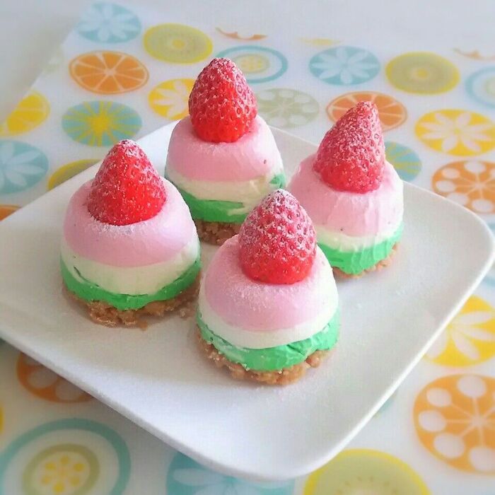 ひな祭りに♡空きカップで簡単~ひし餅カラーのレアチーズケーキ♪♪