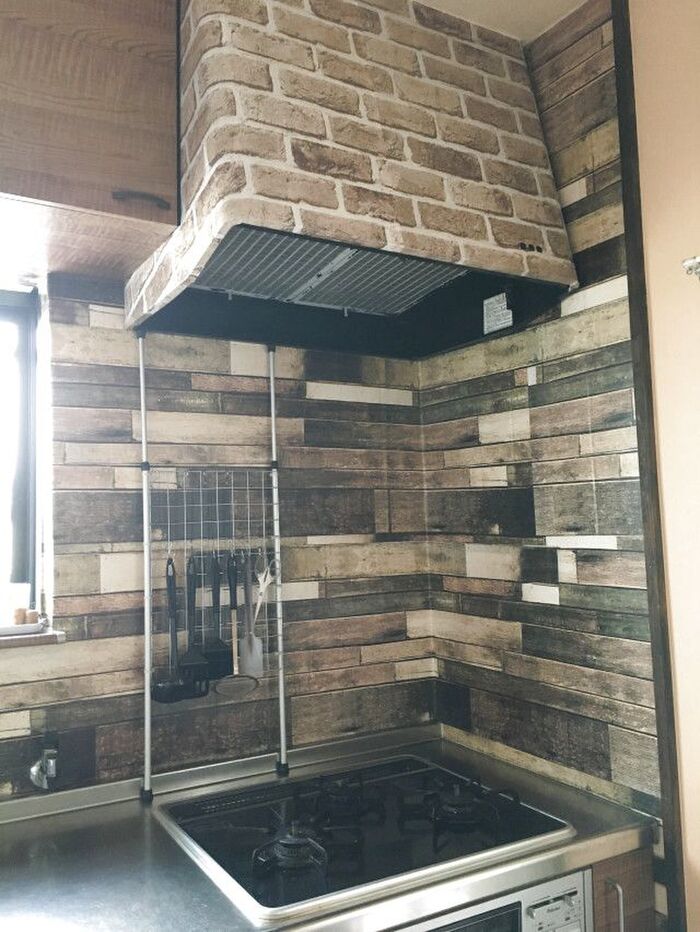 100均突っ張り棒とワイヤーネットで☆キッチンツール収納