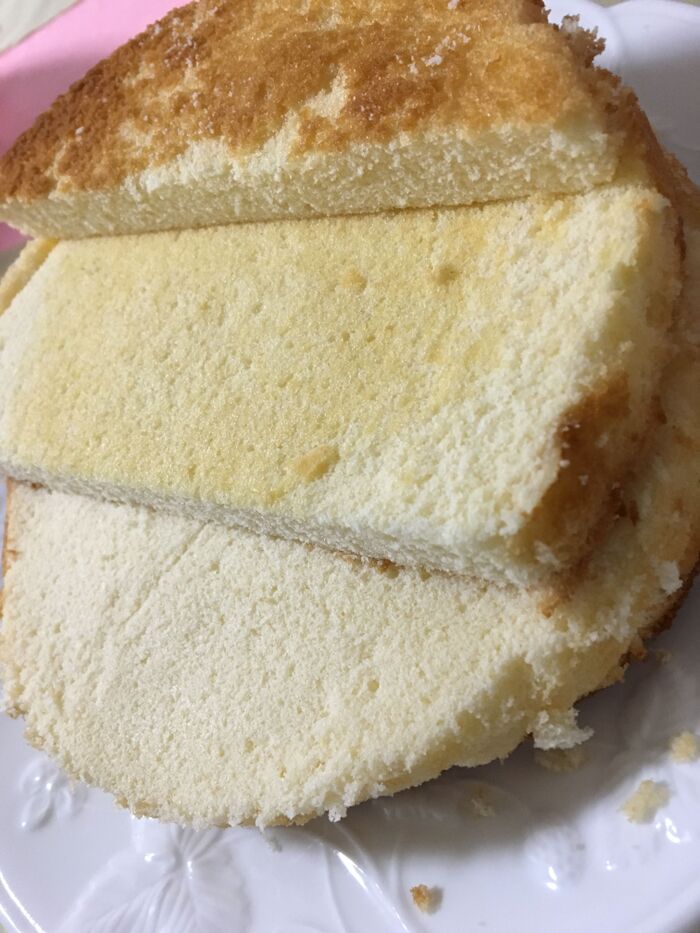 カットした部分を上段の上の奥に置き、3段にする。