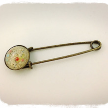 レジンの型がなくてもOK!使い捨てコンタクト容器で作るぷっくりアクセサリー