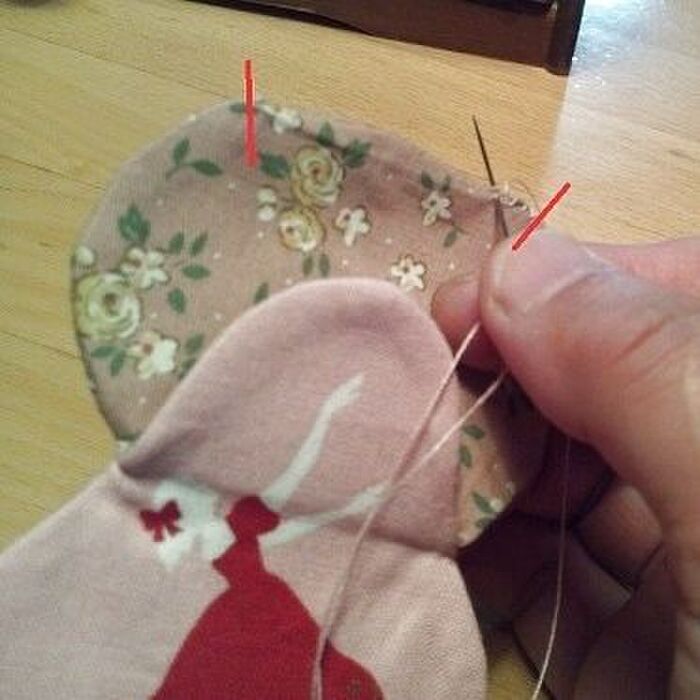 底部分をまつり、がま口の形を整えます