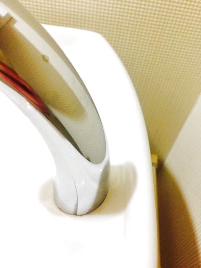 トイレのタンク部分も