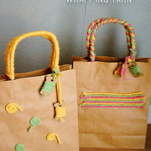 100均クラフトバックに!毛糸を巻き巻き?簡単かわいい♡ラッピング♡