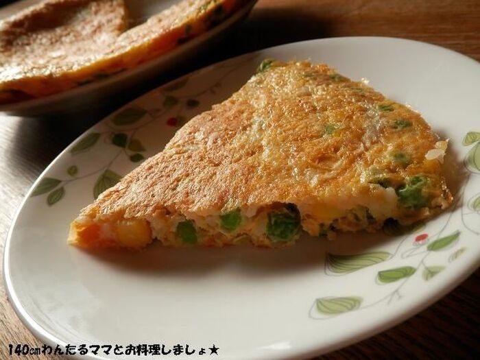 冷凍食品で簡単★チャーハンオムレツ