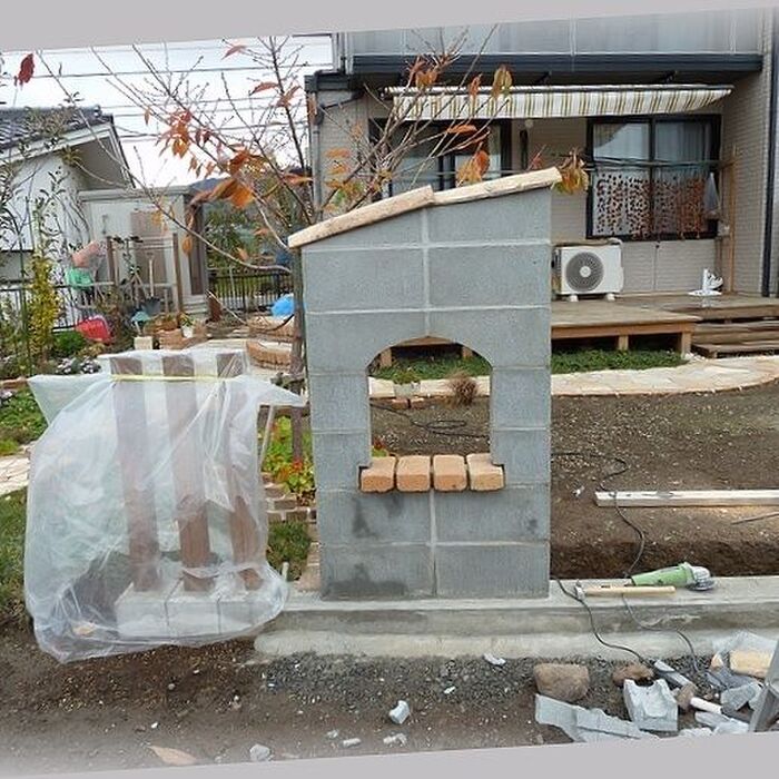 1番目の塀のフランス瓦載せ完成!