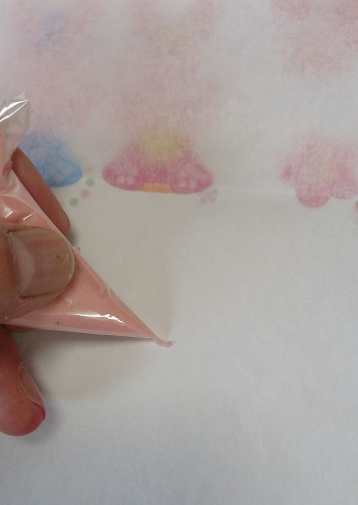 元絵をなぞるようにコルネで描いていきます