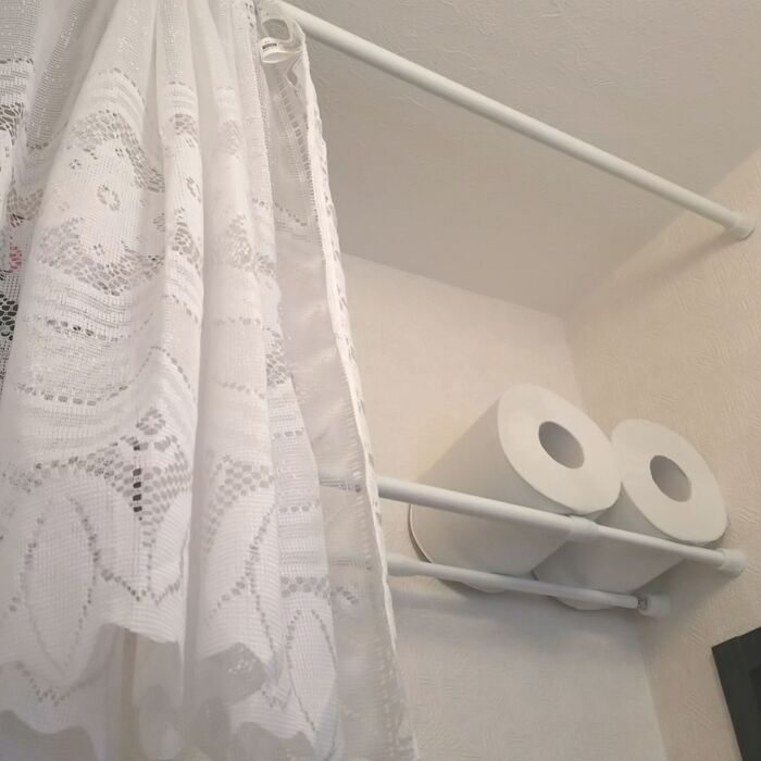 つっぱり棒でトイレがスッキリ☆