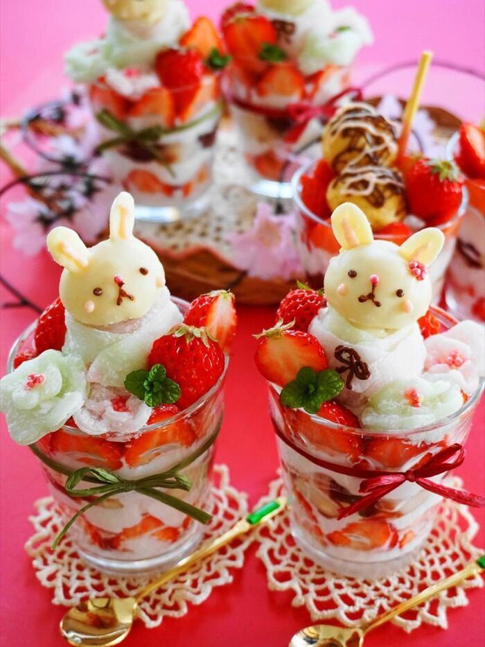 うさぎ雛の白玉入り苺小倉クリーム♪