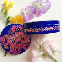 ニベア青缶♡レースデコテープで 簡単キラキラ♡デコレーション♡