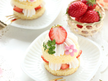 スポンジ生地でプチショートケーキ ~お花をのせて春のお祝に♡