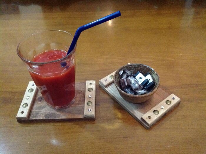端材✖️アンティークピン✖️ビーズでDIY!ウッディなコースター★ミニプレートでカフェ気分!