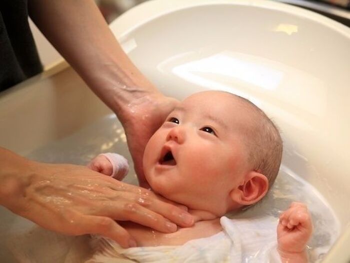一人でも大丈夫! 月齢別赤ちゃんのお風呂の入れ方