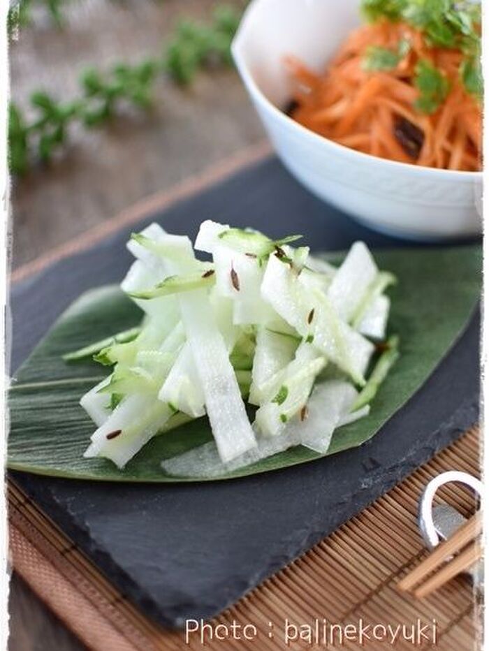 簡単レシピ!5分で完成!「大根ときゅうりのクミンオイル和え」