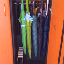 落下させない!つっぱり棒DIYで傘の収納