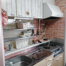 リメイクシートでシンク&コンロ下扉をイメチェン♪