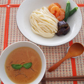 簡単!おいしいエスニック「カレークリームつけうどん」