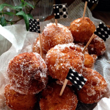 カリッ♪ふわっ♪ホットケーキミックスでパン耳豆腐ドーナツ