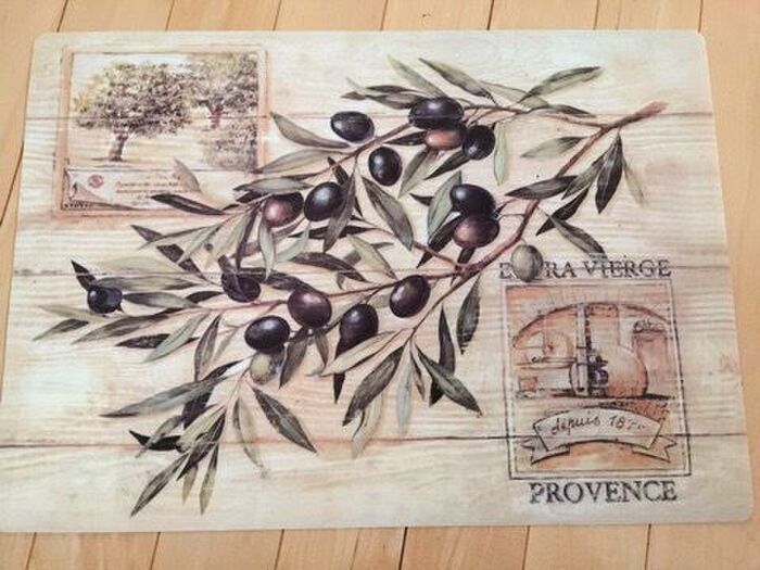 ダイソーランチョンマットを飾りました♪