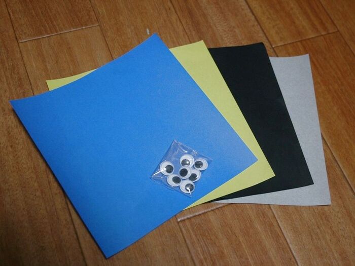 材料は100円ショップで購入