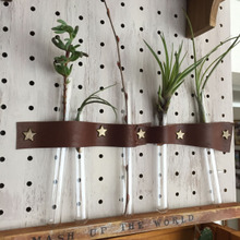 有孔ボードディスプレイ!本皮の試験管立て