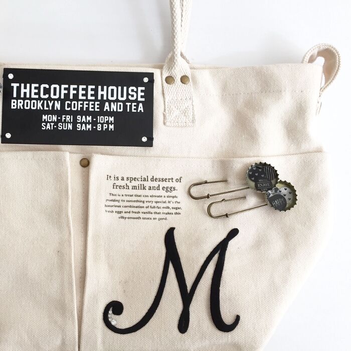 Seriaシール+瓶フタでアンティーク風ブローチを手作り