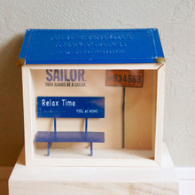 100均!コレクションケースで簡単♡ミニチュア「海辺のバス停」