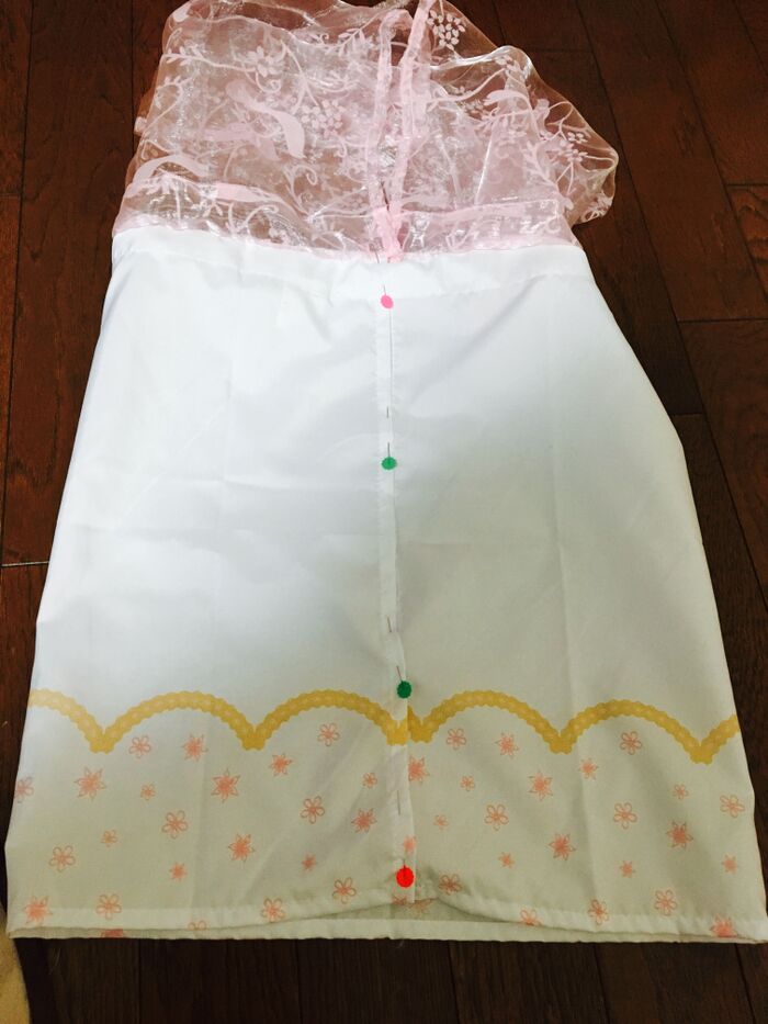 内側のカフェカーテンを筒状に縫う。