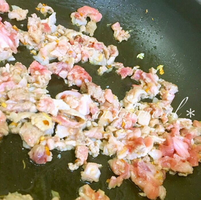 ②ごま油で香り出し☆