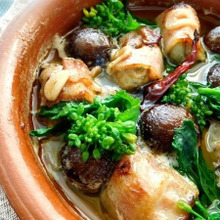 牡蠣のベーコン巻きアヒージョ♪菜の花添え