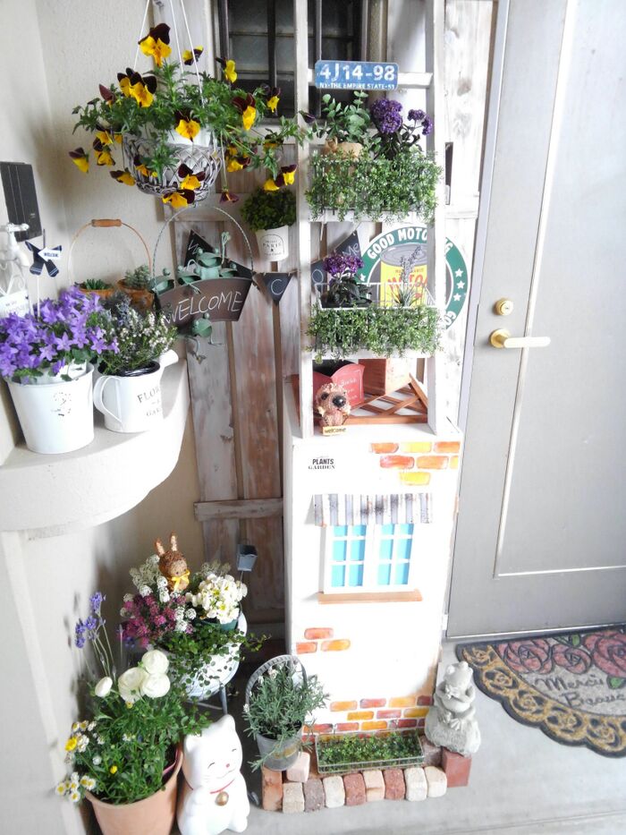 板壁なのでビス、くぎ、打ち放題デスネ