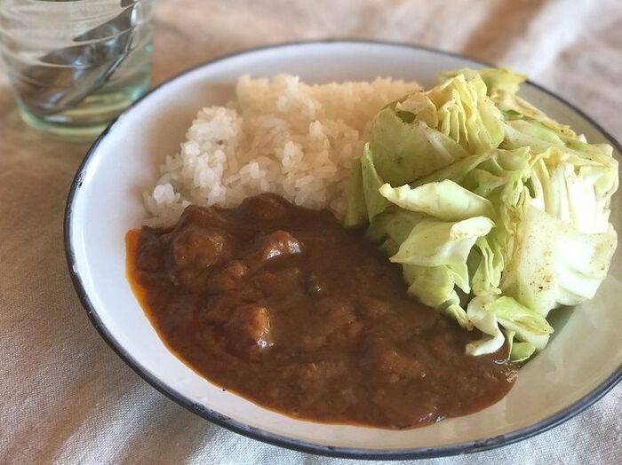 クミンオイルで炒めるから香り豊か! 春キャベツのカレー