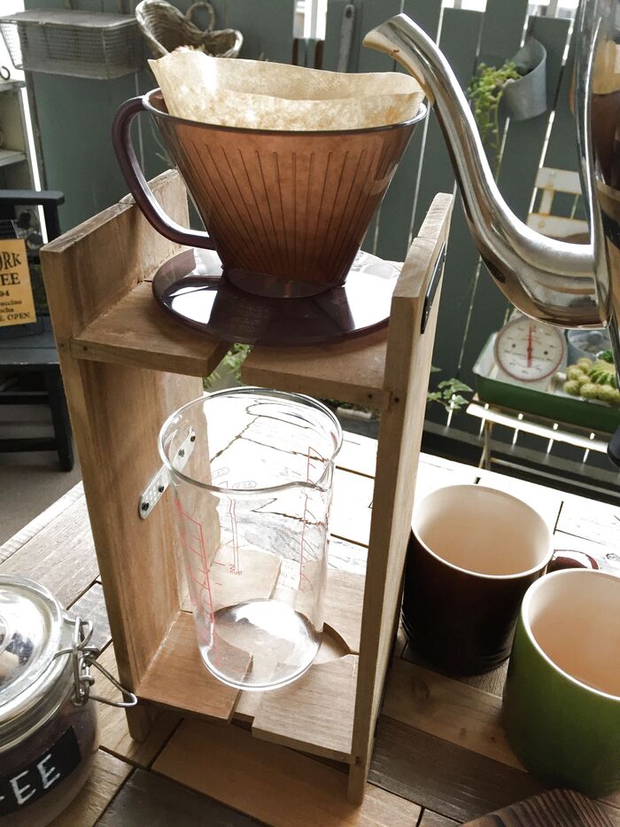 セリアのウォールラック4つでコーヒードリップスタンドをDIY