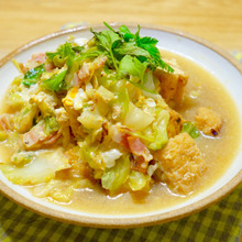 簡単副菜!なのにボリューム満点!厚揚げと春キャベツの卵とじのレシピ