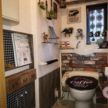 100均大活躍!手作りの男前インテリアなトイレ